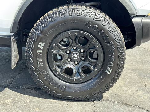 Certified 2023 Ford Bronco Wildtrak AWD/4WD image 6