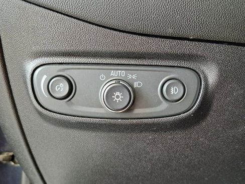 Used 2019 Chevrolet Equinox Premier FWD image 13