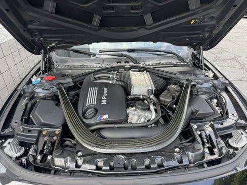 Used 2018 BMW M4 Convertible RWD image 2