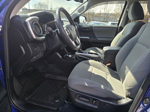Certified 2023 Toyota Tacoma SR5 AWD/4WD image 15