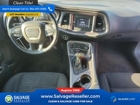 Used 2015 Dodge Challenger SXT RWD image 11