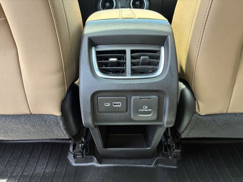 Used 2020 Chevrolet Blazer Premier w/ Driver Confidence II Package FWD image 18