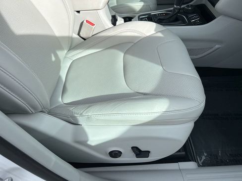 Used 2021 Jeep Cherokee Latitude Lux w/ Comfort/Convenience Group image 41