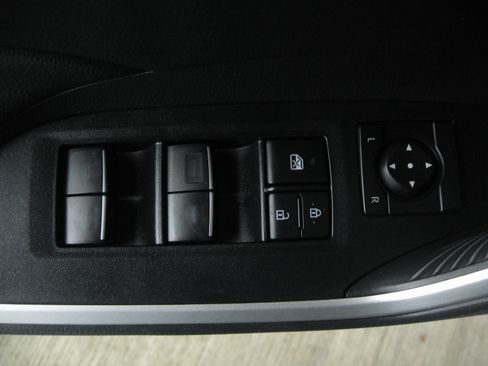 Used 2022 Toyota RAV4 XLE image 12