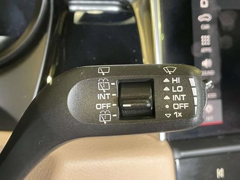 Certified 2026 Porsche Macan AWD/4WD image 44