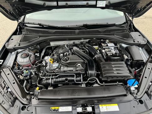 Used 2025 Volkswagen Jetta SE image 34