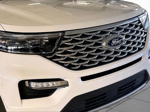 Used 2023 Ford Explorer Platinum w/ Technology Package AWD/4WD image 29