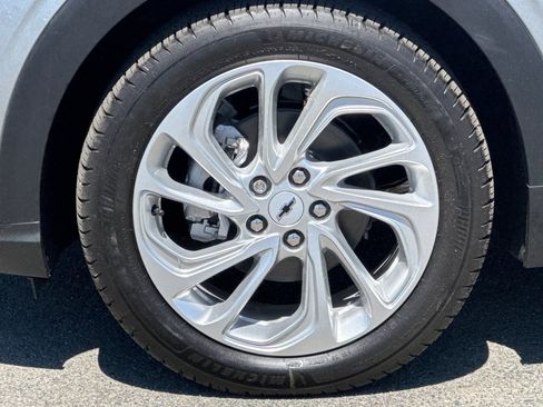 New 2027 Chevrolet Bolt LT w/ Comfort Package FWD image 33