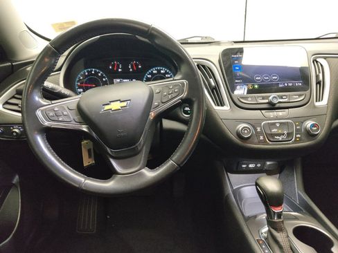 Used 2021 Chevrolet Malibu RS FWD image 22