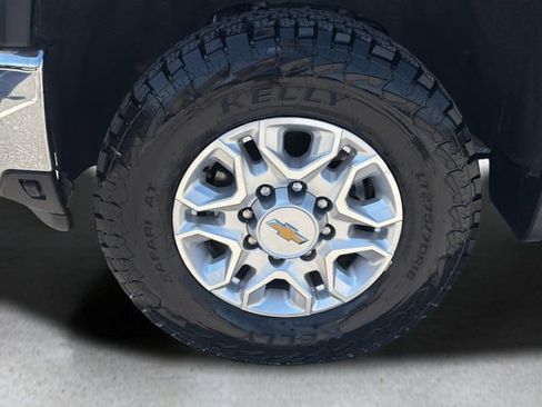 Used 2024 Chevrolet Silverado 2500 LT AWD/4WD image 26