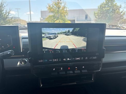 Used 2025 GMC Hummer EV 3X AWD/4WD image 30