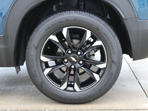 Used 2021 Chevrolet TrailBlazer LT w/ Sun and Liftgate Package image 31