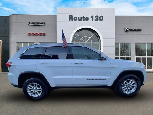 Used 2020 Jeep Grand Cherokee Laredo AWD/4WD image 5