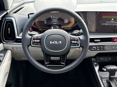 Certified 2025 Kia Sorento S w/ Panoramic Sunroof Package FWD image 23