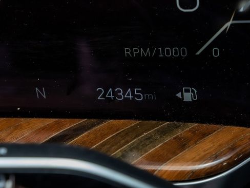 Used 2025 Cadillac Escalade Sport Platinum image 21