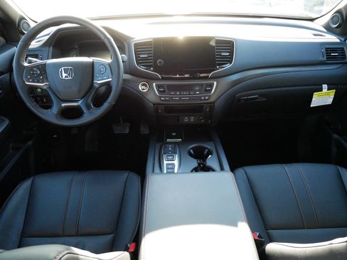 Used 2025 Honda Passport TrailSport image 10