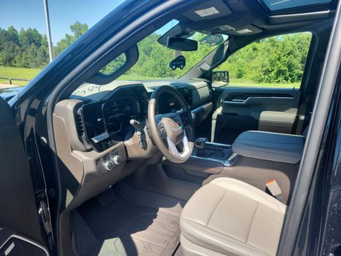 Certified 2025 GMC Sierra 1500 SLT w/ SLT Premium Plus Package AWD/4WD image 16