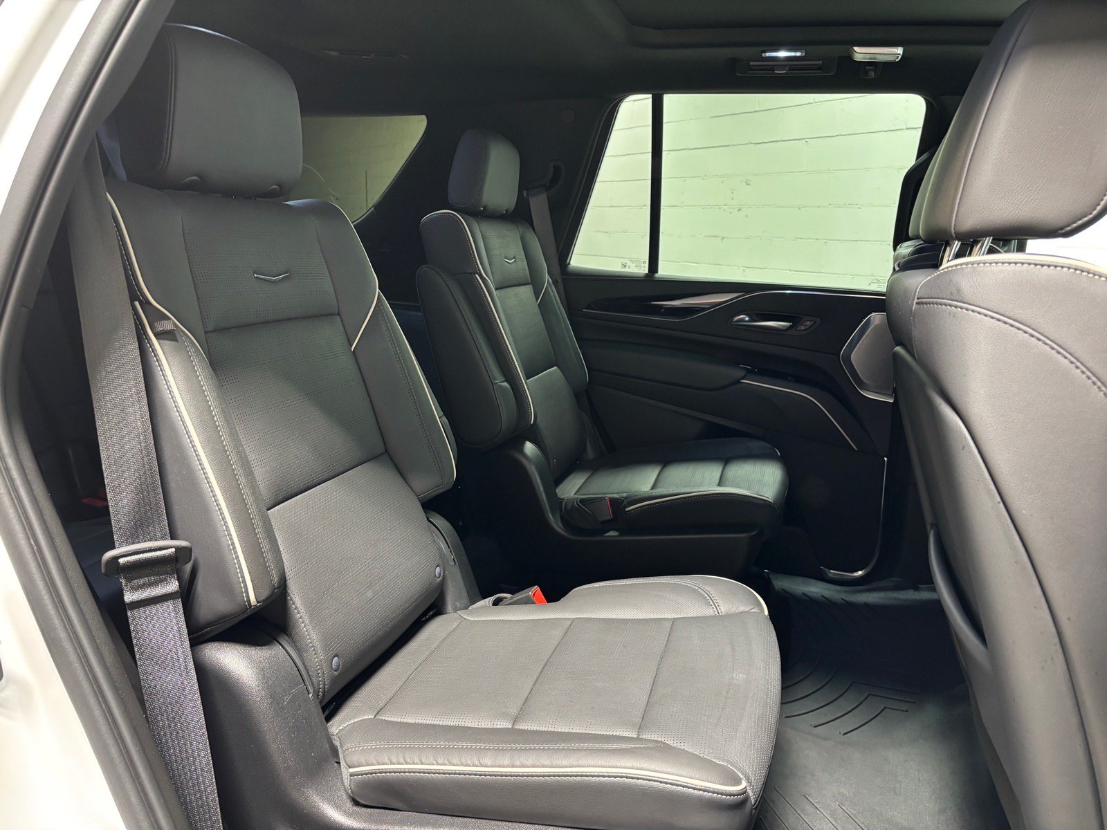 Used 2023 Cadillac Escalade Sport w/ LPO, ONYX Package AWD/4WD image 39
