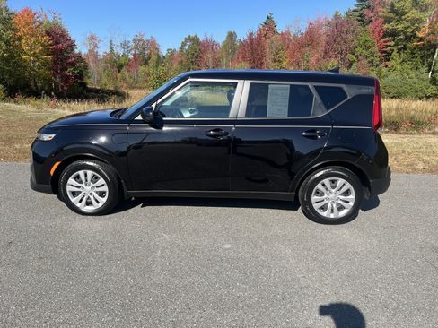 Used 2020 Kia Soul LX image 8