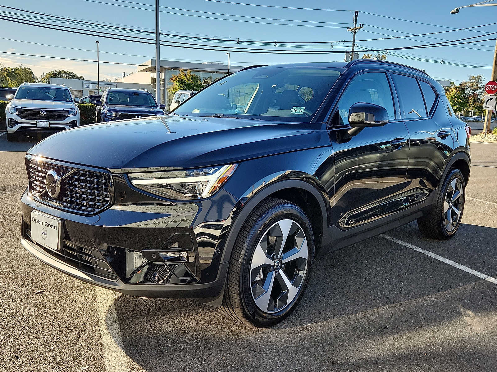 Used 2026 Volvo XC40 B5 Plus w/ Protection Package Premier AWD/4WD image 3