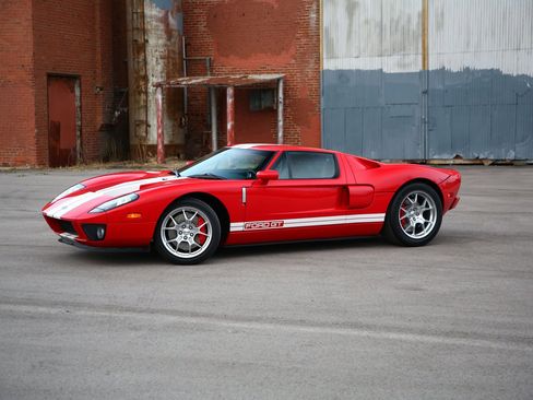 Used 2005 Ford GT image 19