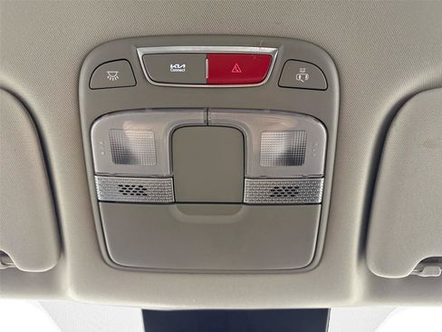 Used 2023 Kia Telluride LX FWD image 6