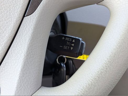 Used 2014 Toyota Sienna LE image 29