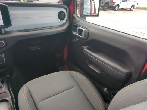 Used 2024 Jeep Wrangler Unlimited Sport AWD/4WD image 15