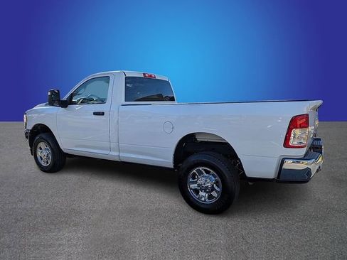 Used 2024 RAM 2500 Tradesman w/ Chrome Appearance Group AWD/4WD image 3