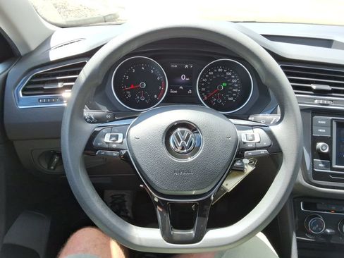 Used 2021 Volkswagen Tiguan S FWD image 25