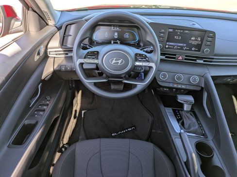 New 2026 Hyundai Elantra SE image 15