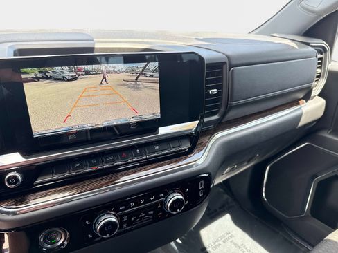 Used 2024 GMC Sierra 1500 Elevation image 25