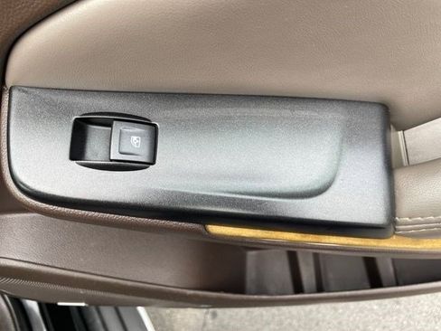 Used 2016 GMC Yukon XL Denali w/ Open Road Package AWD/4WD image 12