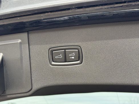 Used 2024 Porsche Cayenne image 6