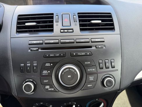 Used 2012 MAZDA MAZDA3 i Sport image 23