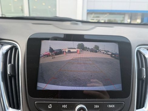 Used 2018 Chevrolet Malibu Premier FWD image 10