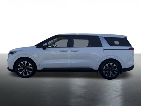 Used 2022 Kia Carnival EX FWD image 5
