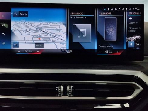 Used 2023 BMW 330i Sedan w/ Premium Package image 19