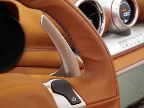 Used 2017 Ferrari California T RWD image 26