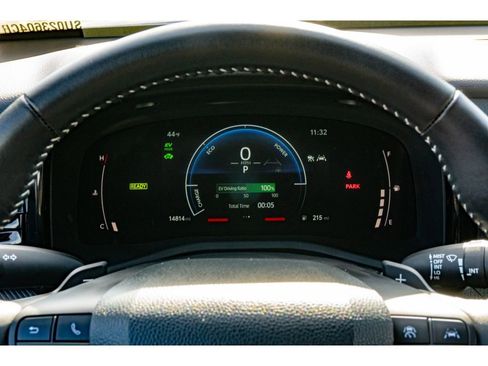 Used 2025 Toyota Camry SE image 20