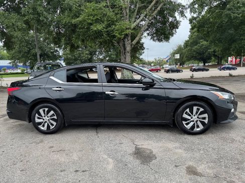 Used 2019 Nissan Altima 2.5 S FWD image 4