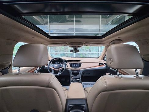 Used 2018 Cadillac XT5 Platinum w/ Driver Assist Package image 16