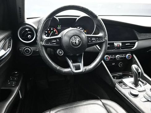 Used 2020 Alfa Romeo Giulia w/ Cold Weather Package RWD image 12