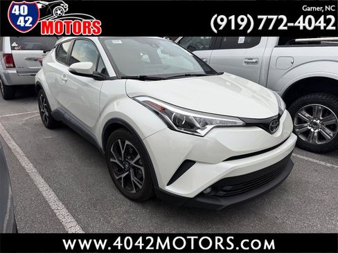 Used 2019 Toyota C-HR image 1