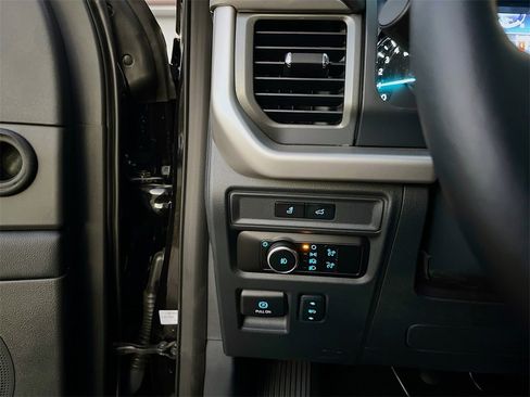 Used 2024 Ford Expedition XLT image 14