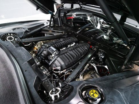 Used 2023 Chevrolet Corvette Z06 w/ Z07 Performance Package RWD image 30