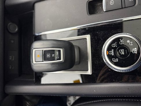 Used 2024 Mitsubishi Outlander SE image 21