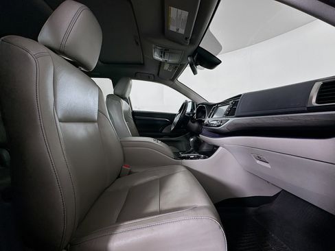 Used 2019 Toyota Highlander Limited image 35
