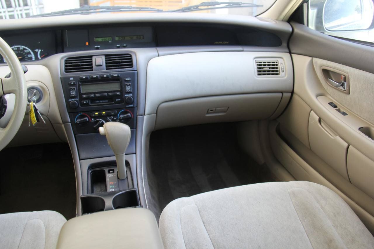 Used 2000 Toyota Avalon XL FWD image 10