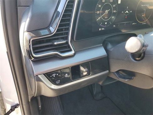 Certified 2023 Kia Sportage SX image 23